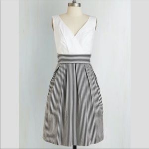 ModCloth Ivy + Blue Oceanfront Properly dress - size 6